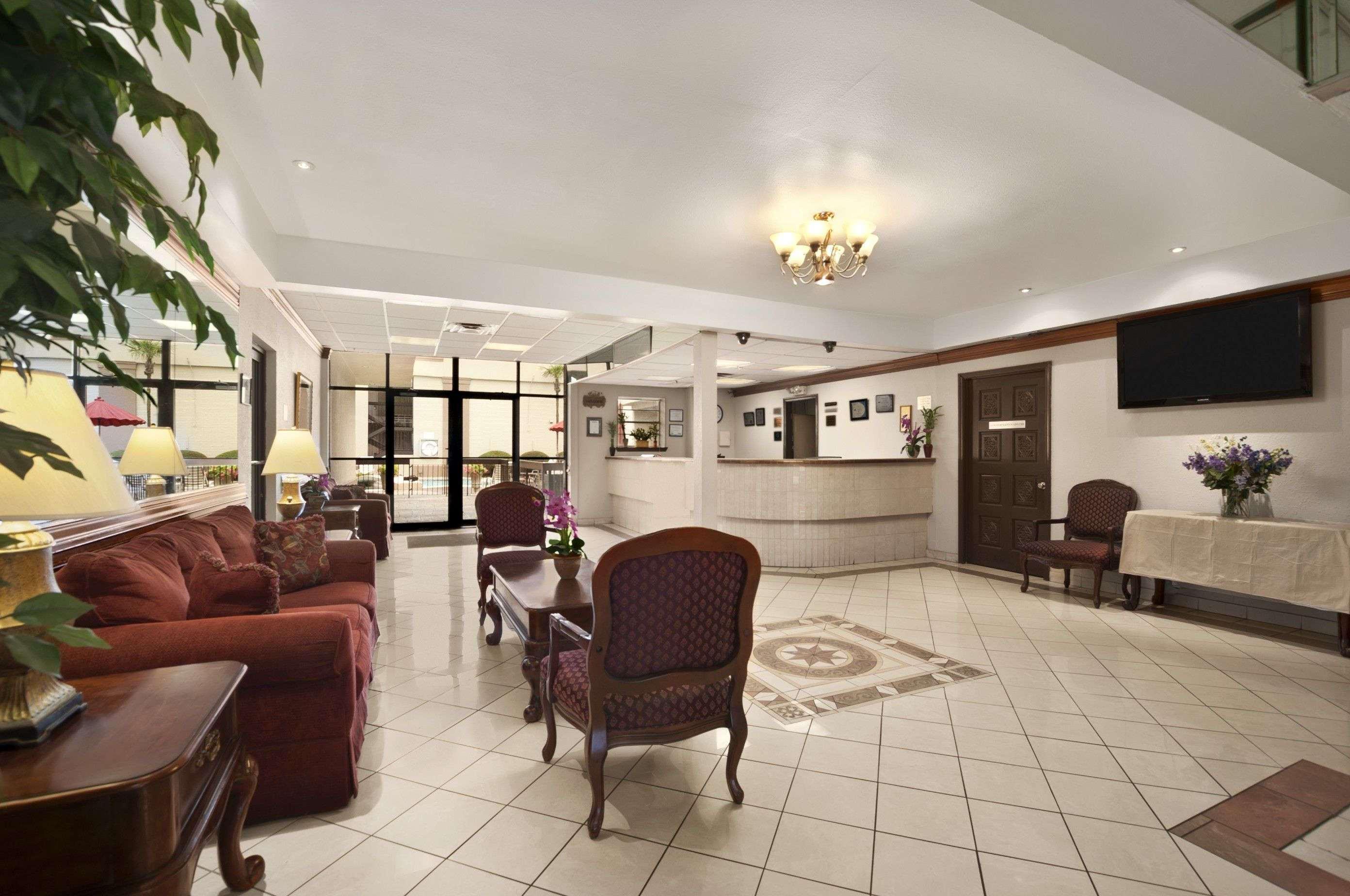 トラベロッジ バイ ウィンダム ニュー オーリンズ ウェスト ハーベイ ホテル エクステリア 写真